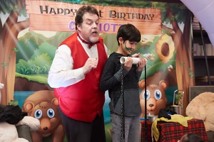{Hire Magicians Chicago}
Hire Kids Magicians, Strolling Close Magician/ Balloon Twister, Face Painter, Party Characters or combinations of these skills - 90 minutes $200